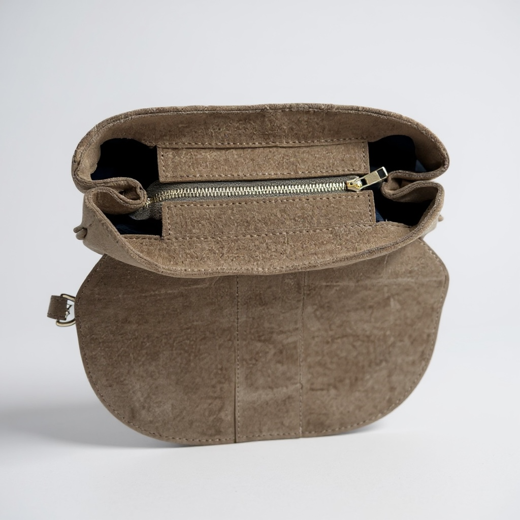 Borsa a spalla in camoscio